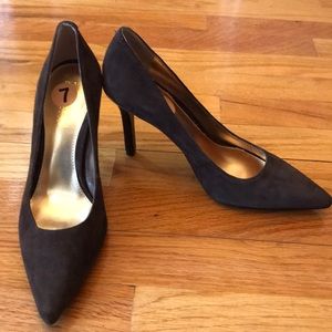 NWOT Brown Suede Pointed Toe Pumps w/ Gold Detail